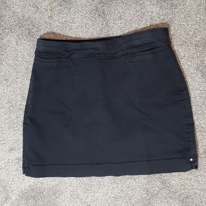 CROFT & BARROW Black Stretch Mini Skort; Size Medium